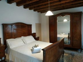 Ca Marga Cannaregio - Central Venetian Style 2 bedroom apartment